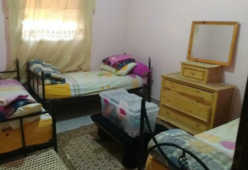 חדר סטנדרט לשלושה, Auberge De La Jeunesse