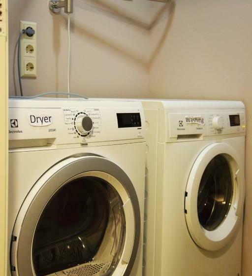 اتاق خانوادگی, Liberty Airy