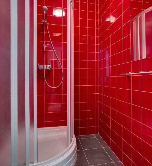 اتاق خانوادگی, Liberty Airy