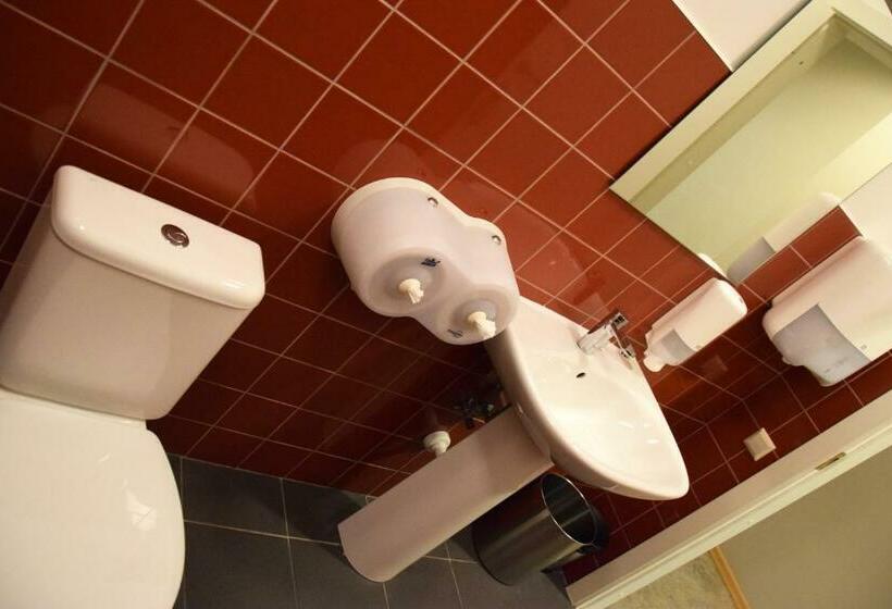 اتاق خانوادگی, Liberty Airy