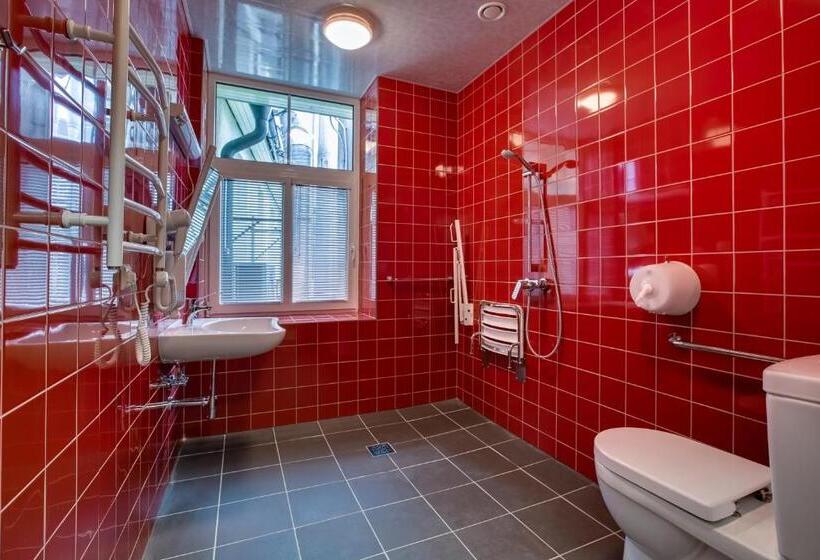 اتاق خانوادگی, Liberty Airy