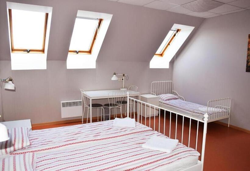 اتاق خانوادگی, Liberty Airy