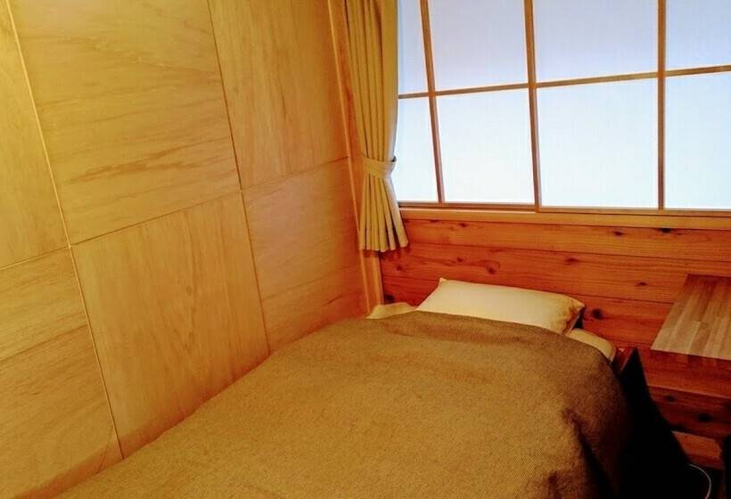 Quarto Estandar Individual, Sai No Tsuno Guest House