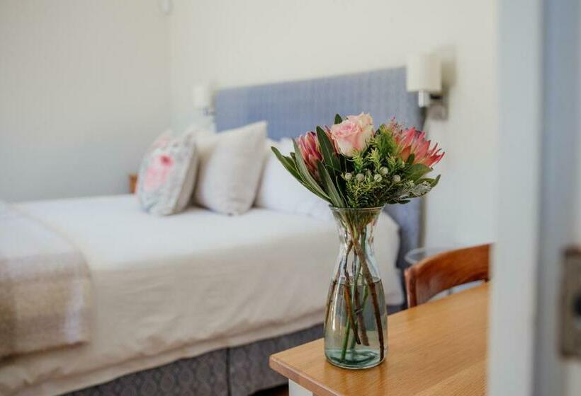 스탠다드 룸 킹사이즈 침대, Cornerstone Manor