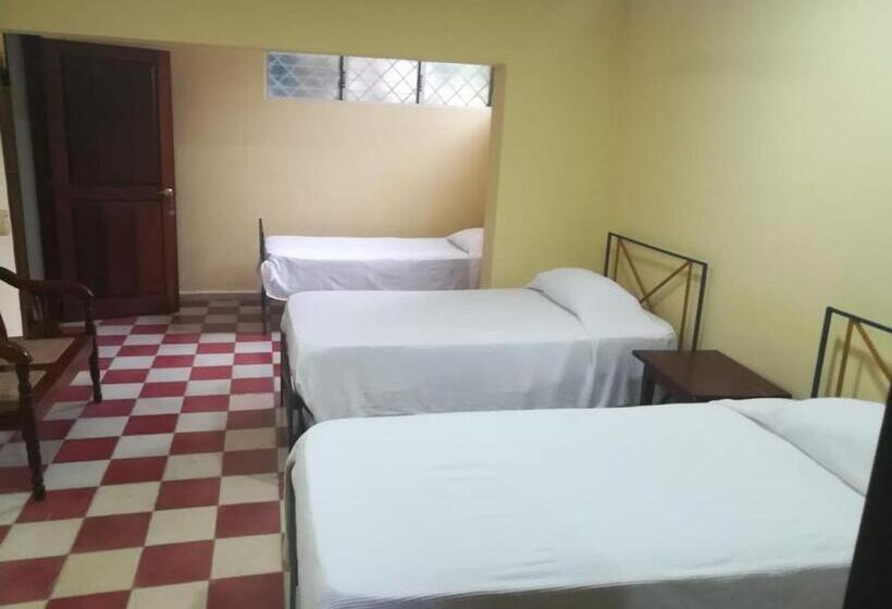 Трежместный Номер Economy, Villa Carolina Bed And Breakfast