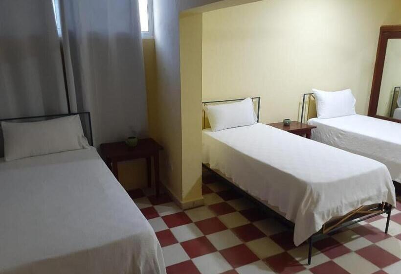 エコノミートリプルルーム, Villa Carolina Bed And Breakfast