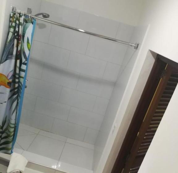 ベーシックトリプルルーム, Villa Carolina Bed And Breakfast