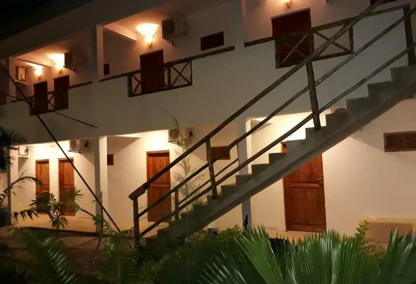 اتاق لوکس, 27 Cafe Zanzibar Airport
