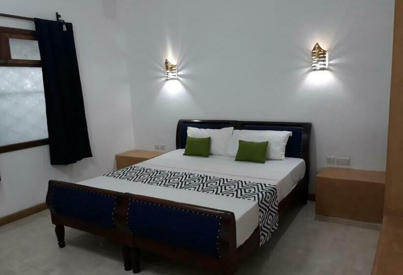 اتاق لوکس, 27 Cafe Zanzibar Airport