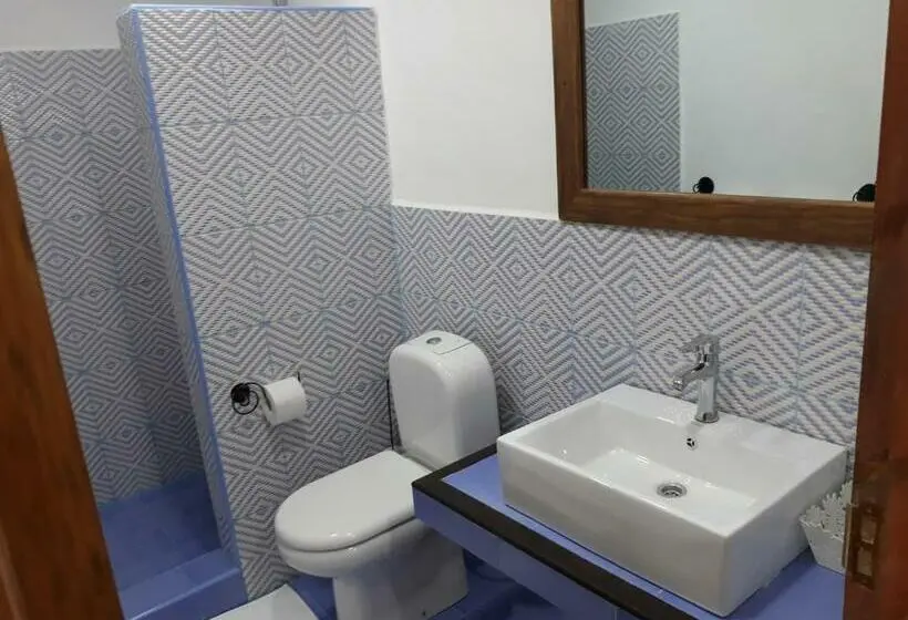 اتاق لوکس, 27 Cafe Zanzibar Airport