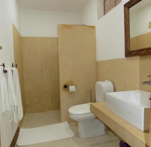 اتاق راحتی سه تخته, 27 Cafe Zanzibar Airport