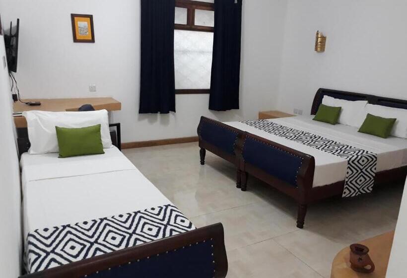 اتاق راحتی سه تخته, 27 Cafe Zanzibar Airport