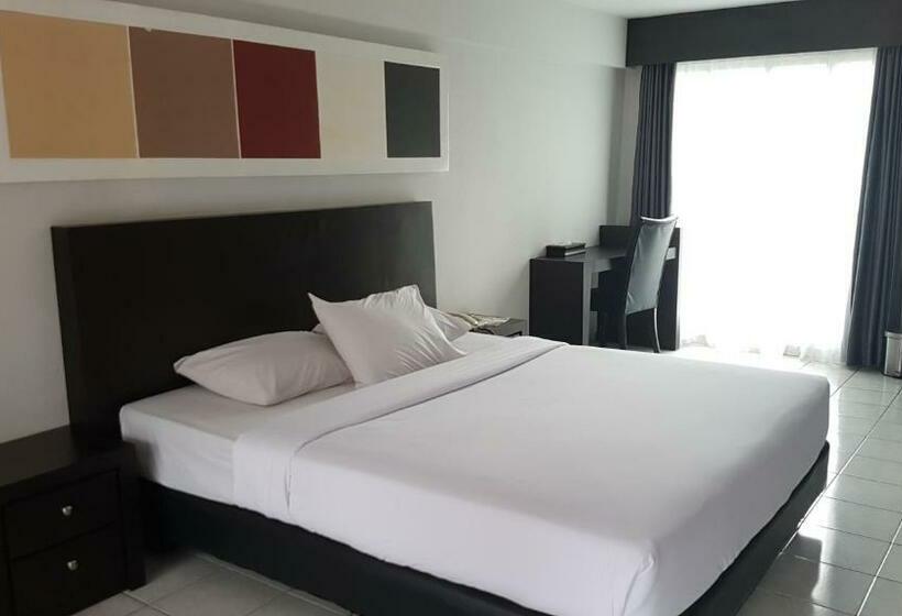 Deluxe Szoba Kind Size Bed, Ariandri Puncak