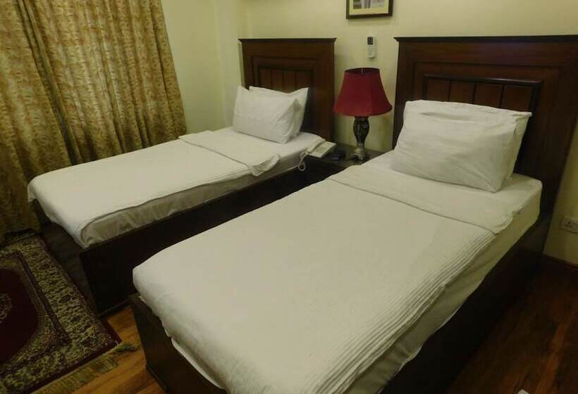 Standard Room, Diplomat