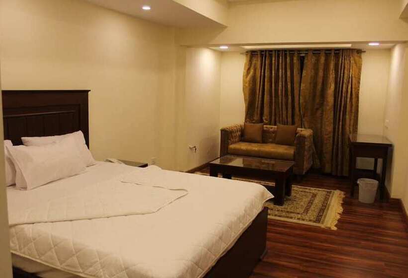 Standard Room, Diplomat