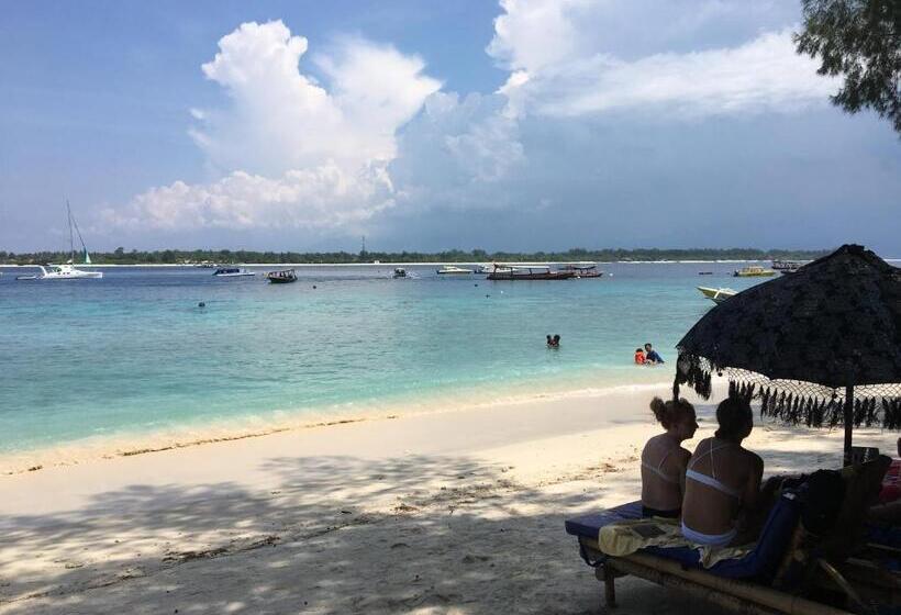 Трехместный Номер Deluxe Вид на Море, Gili Turtle Beach Resort