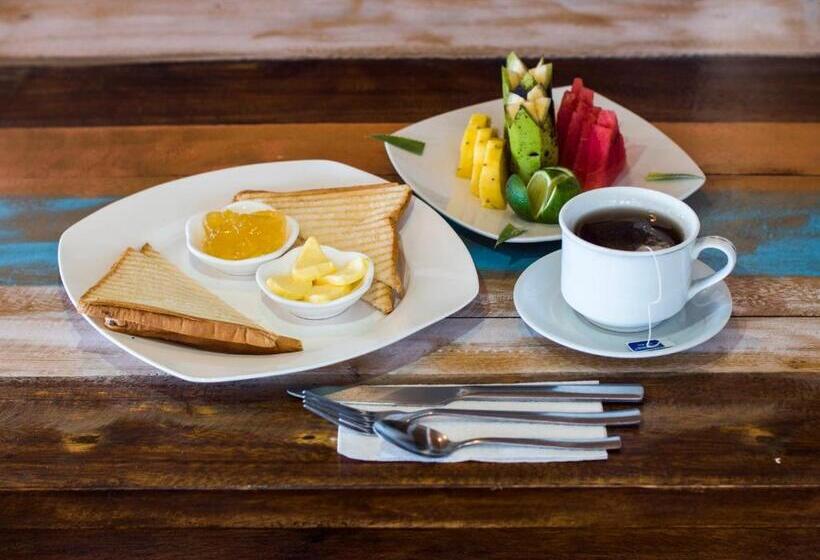 Трехместный Номер Deluxe Вид на Море, Gili Turtle Beach Resort