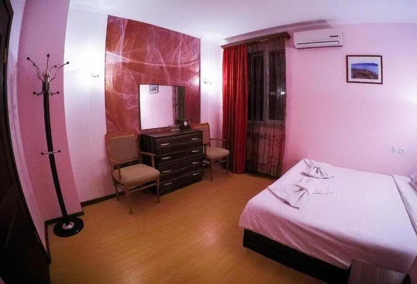 سوییت, Vayk Hotel And Tourism Center