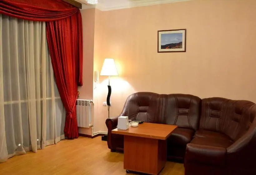 سوییت, Vayk Hotel And Tourism Center