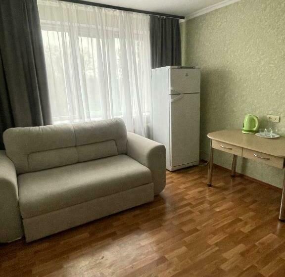 سوئیت راحتی, Zarea