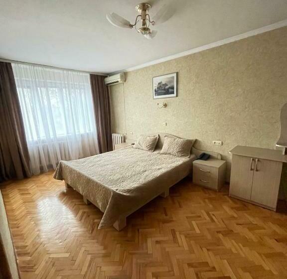 سوئیت راحتی, Zarea