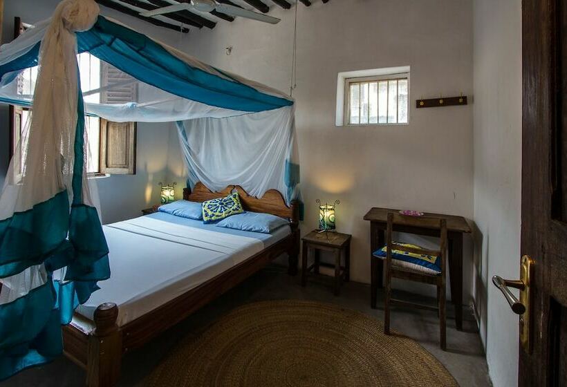 标准间, Kiponda B&b