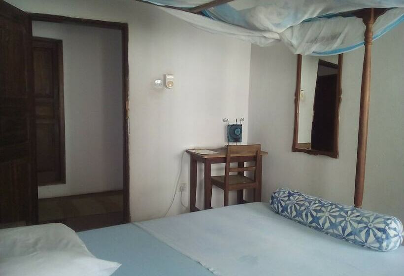 标准间, Kiponda B&b