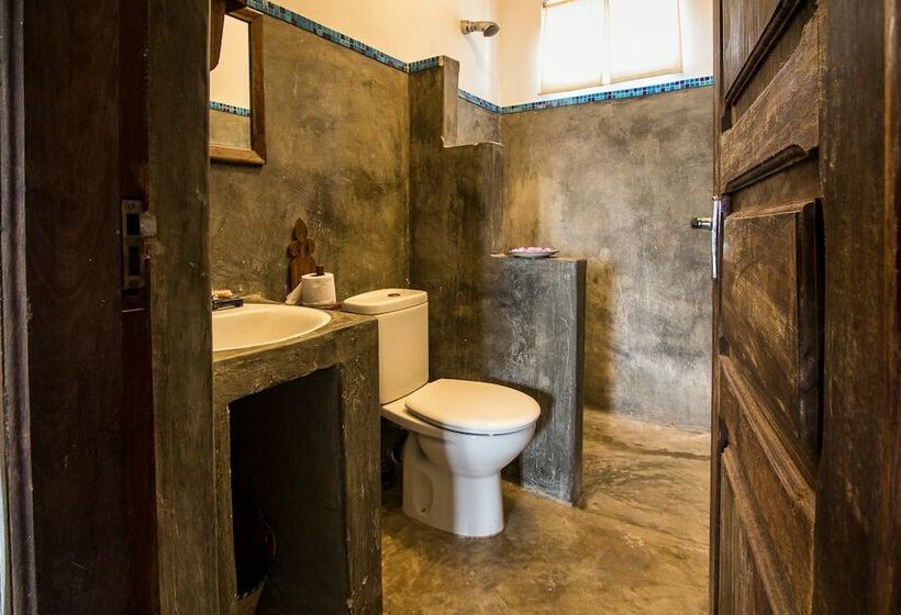 标准单人间, Kiponda B&b