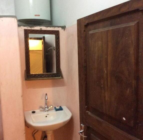 اتاق استاندارد سه نفره, Kiponda B&b