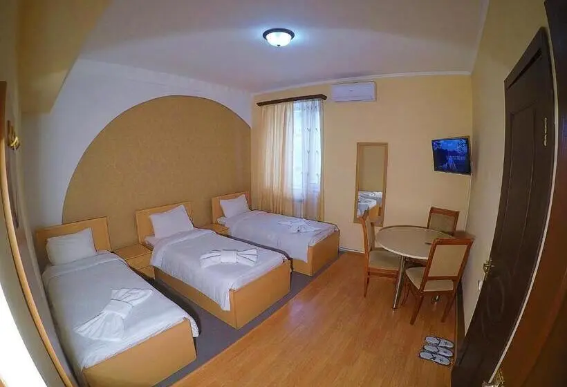 اتاق استاندارد سه نفره, Vayk Hotel And Tourism Center