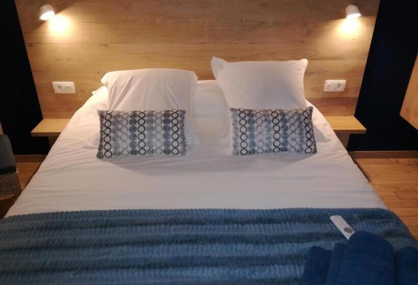 标准间, Ferme Houard