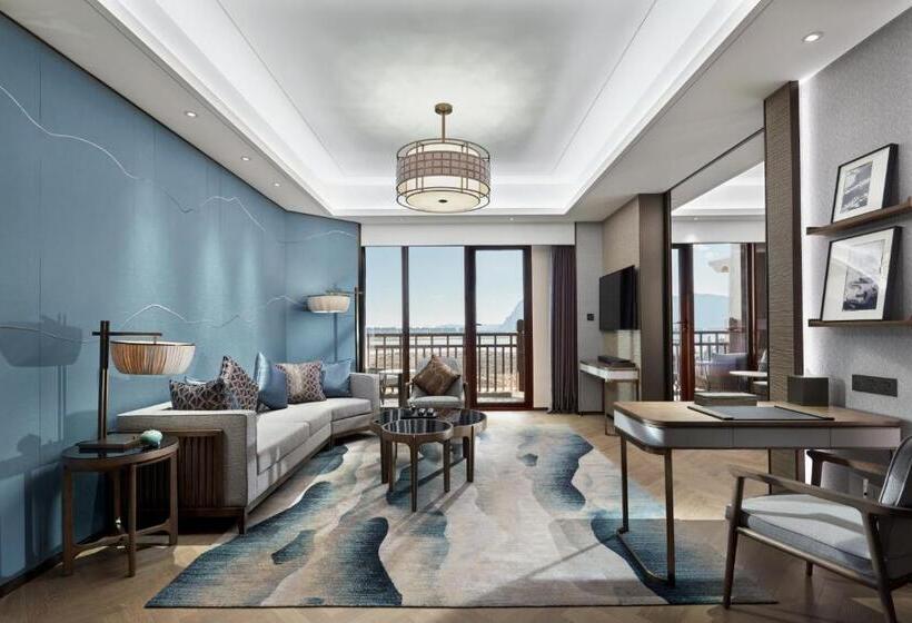 سوییت لوکس, Dian Lake Steigenberger Kunming