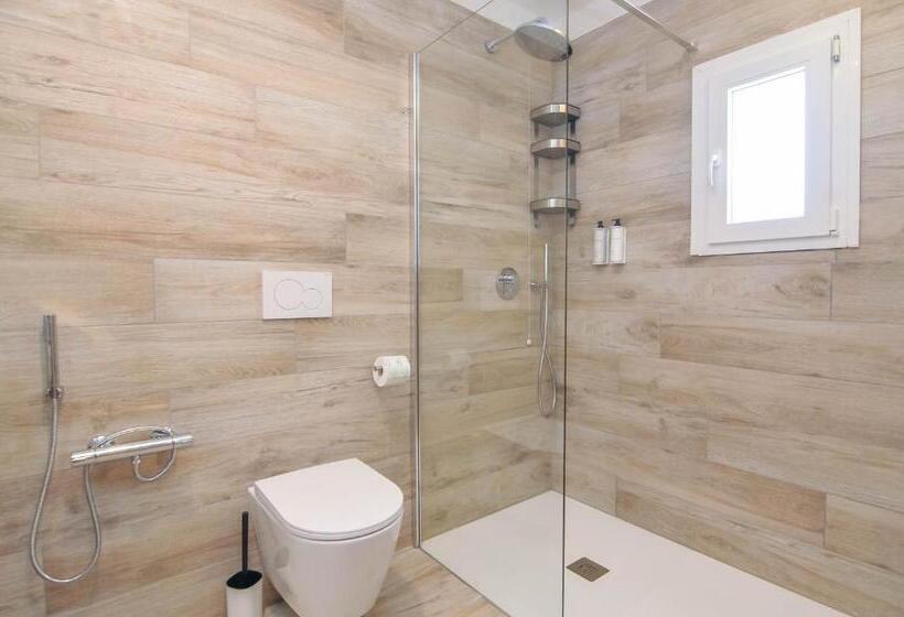 سوئیت جونیور با ماساژ آبی, Marina Junior Suite 4 Stelle S