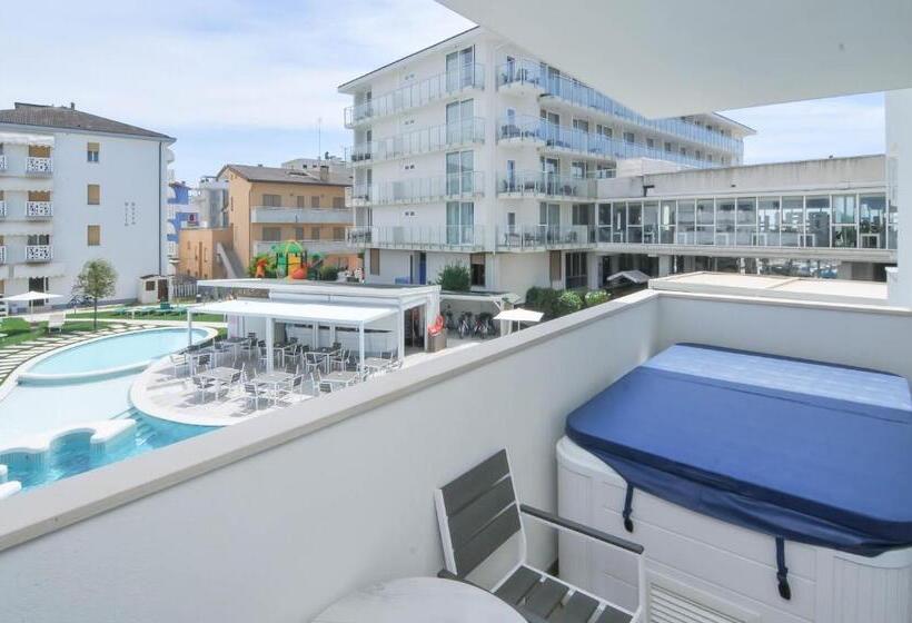 Полулюкс с Гидромассажем, Marina Junior Suite 4 Stelle S