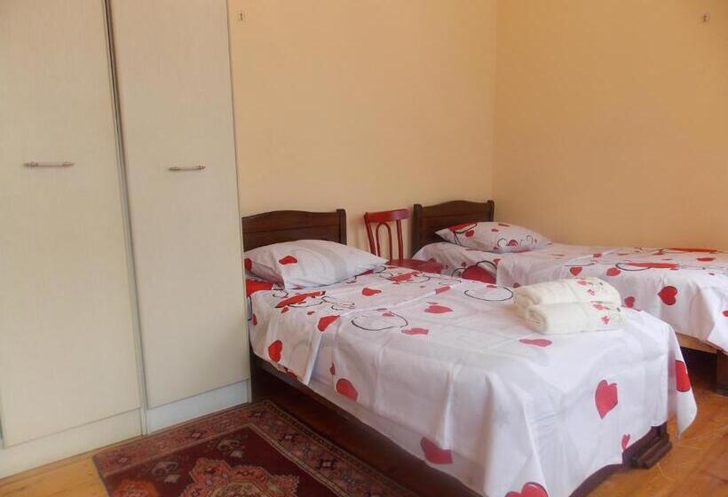 اتاق استاندارد با سرویس بهداشتی مشترک, Guesthause 2 Steps