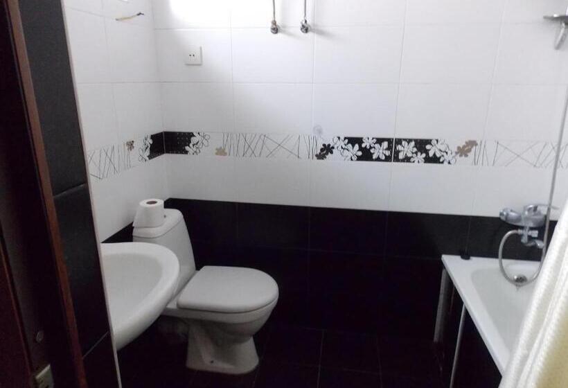 اتاق استاندارد با سرویس بهداشتی مشترک, Guesthause 2 Steps