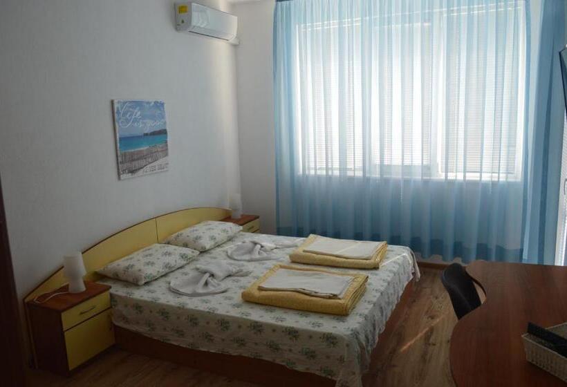 Люкс 2 Спальни, Yanis