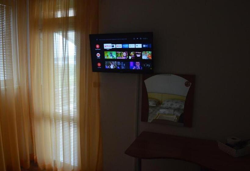 Люкс Дюплекс, Yanis