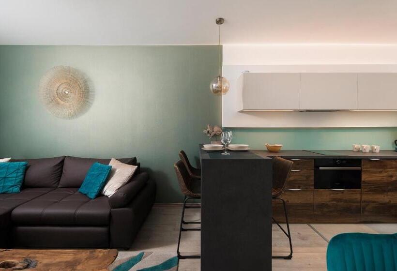 Апартаменты 1 Спальня, Sunset Resort Lakeside Apartment