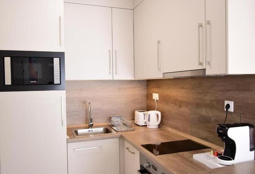 Апартаменты 1 Спальня, Sunset Resort Lakeside Apartment