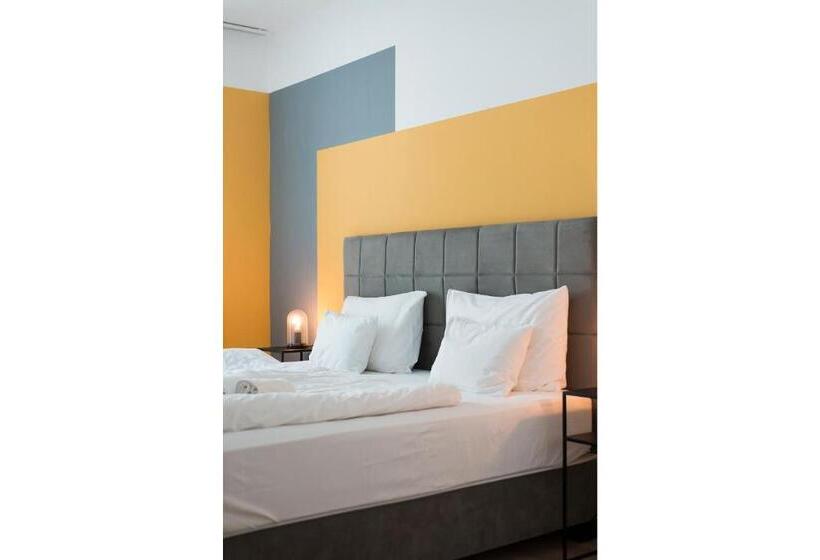 Апартаменты 1 Спальня Вид на Бассейн, Sunset Resort Lakeside Apartment