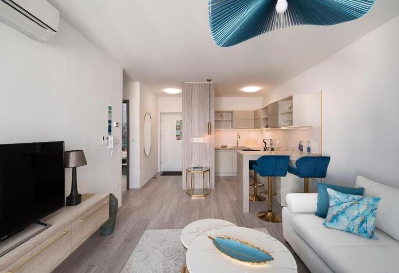 Апартаменты 1 Спальня Вид на Бассейн, Sunset Resort Lakeside Apartment