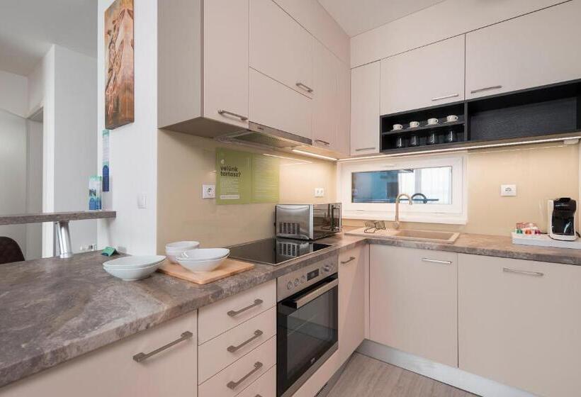 1 Bedroom Apartment Lake View, Sunset Resort   Lakeside Apartment