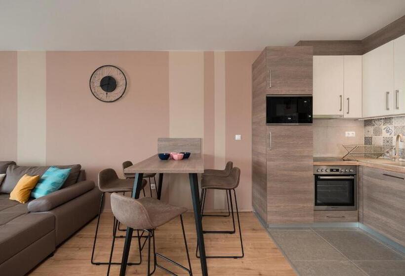 Апартаменты Superior 1 Спальня, Sunset Resort Lakeside Apartment