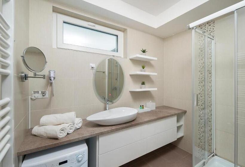 Апартаменты 1 Спальня Нижний Этаж, Sunset Resort   Lakeside Apartment