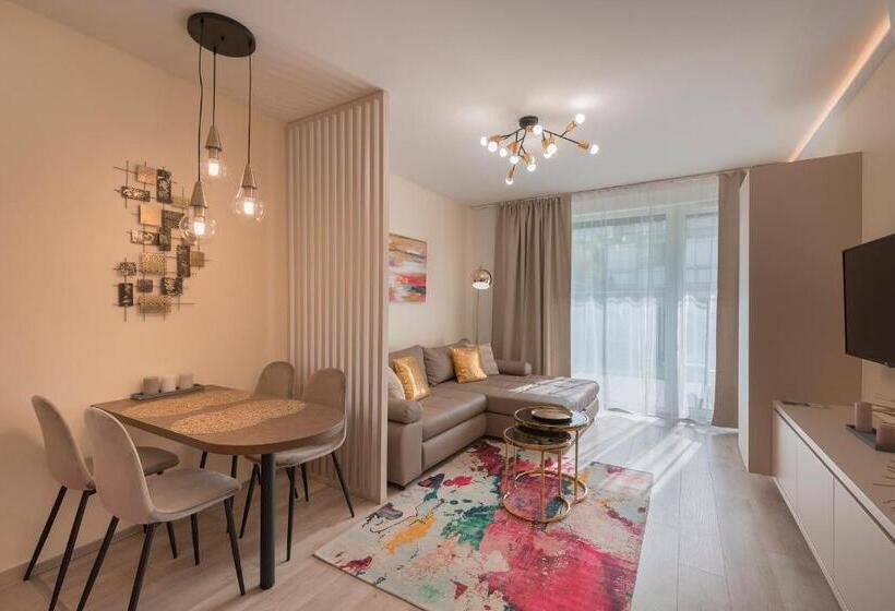 Апартаменты 1 Спальня Нижний Этаж, Sunset Resort Lakeside Apartment