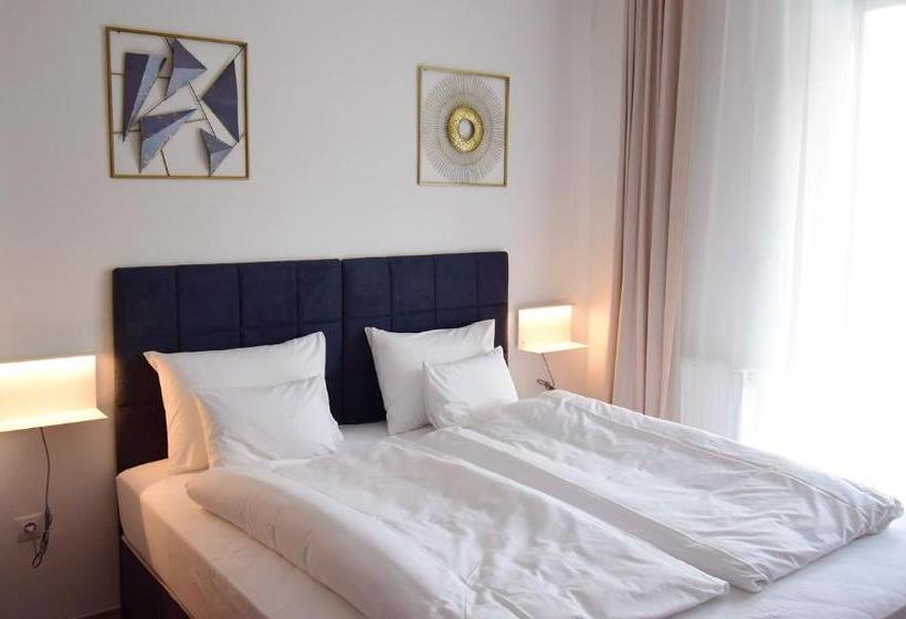 Апартаменты 2 Спальни, Sunset Resort Lakeside Apartment