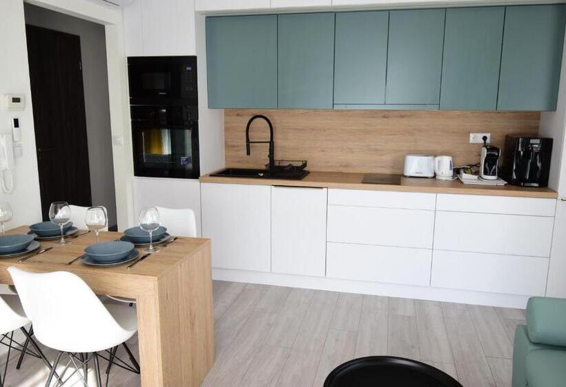 Апартаменты 2 Спальни, Sunset Resort Lakeside Apartment