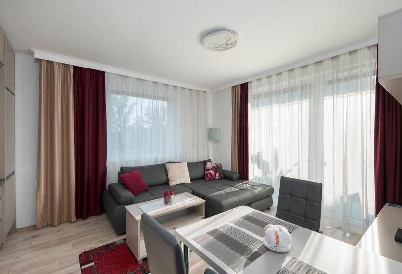 Апартаменты 2 Спальни, Sunset Resort Lakeside Apartment