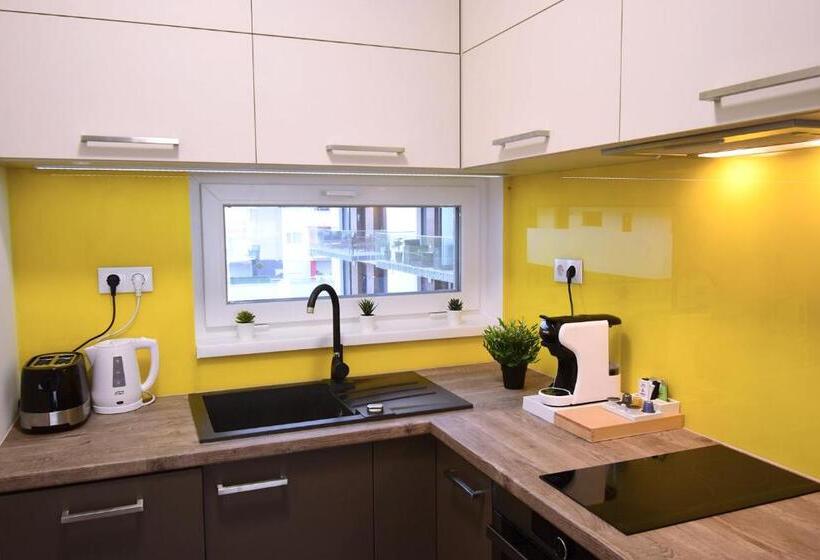 Апартаменты 1 Спальня с Террасой, Sunset Resort   Lakeside Apartment